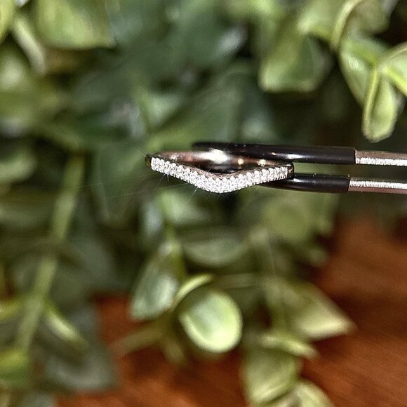 14K White Gold Diamond Curve Band Ring - Picture 5 of 9